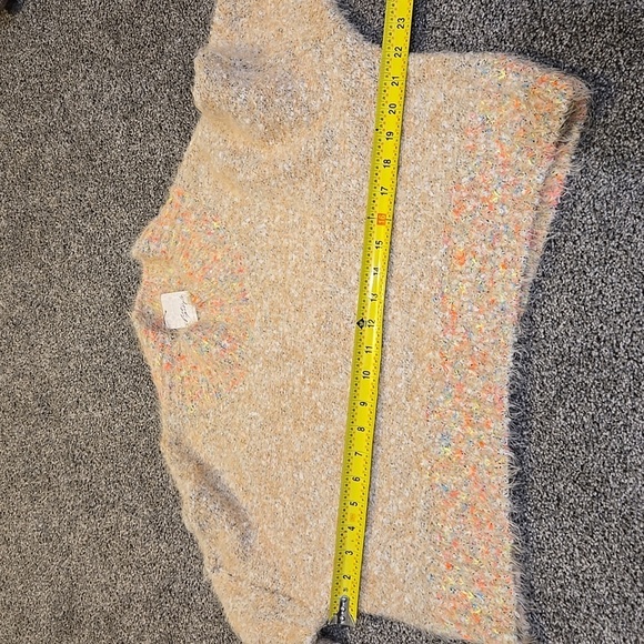 NWT Free People Stardust  Beige Conch Shell Combo Cozy Crop Sweater Size S - Picture 7 of 9